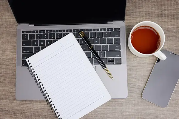 简约孤独含义女生